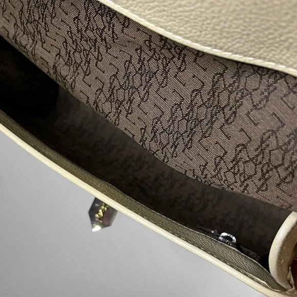 Yves Saint Laurent Vintage Cream Leather Bag - Picture 10 of 13